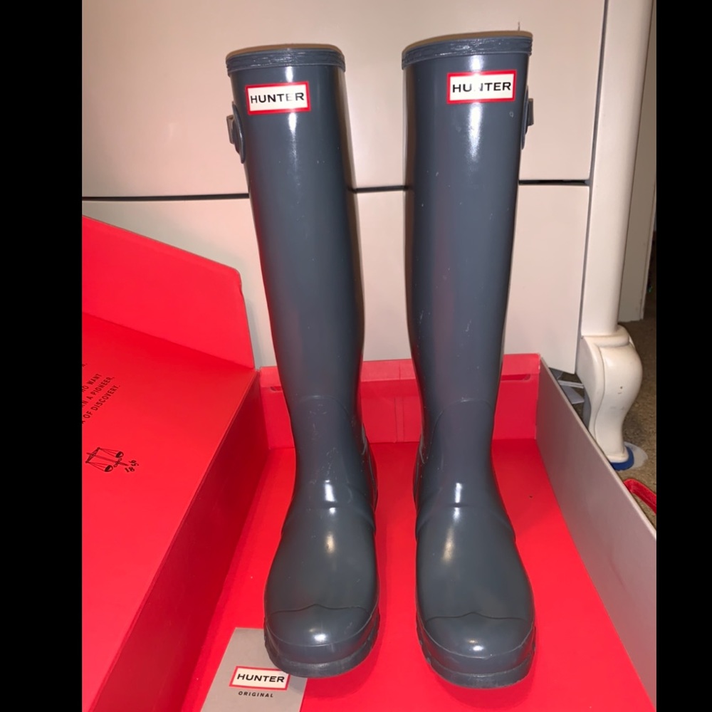 Hunter Tall Gloss Rain Boots // Grey // Size 8-9